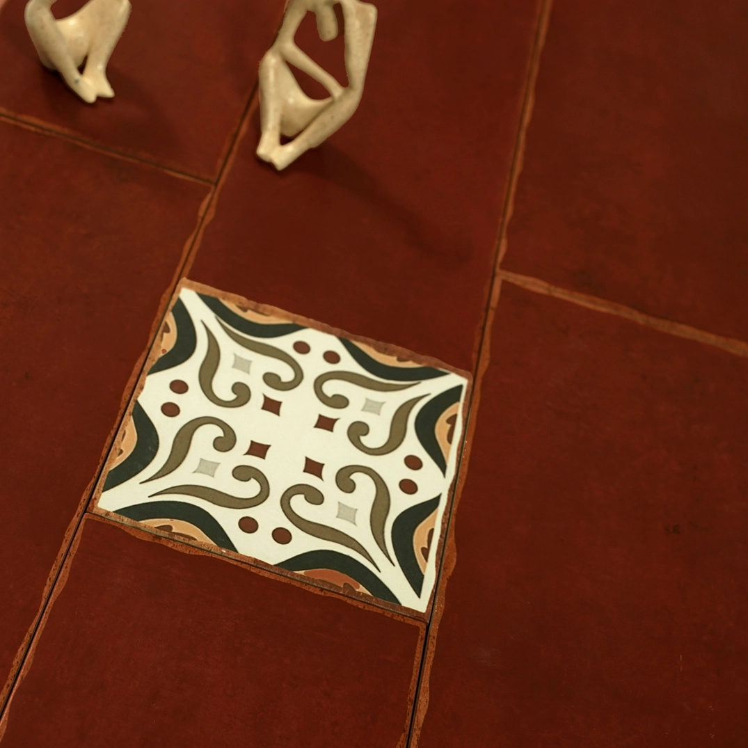 Hannah Maroon Base/Decor